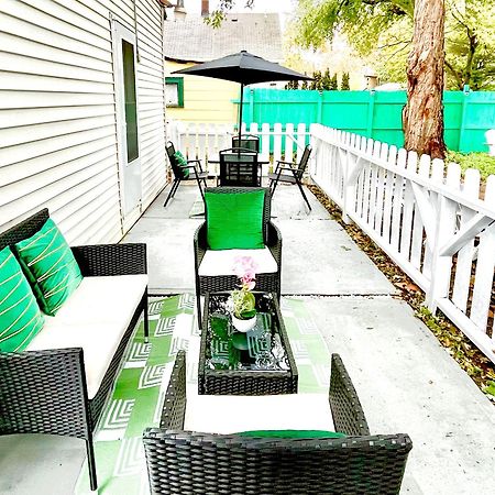 The Tremont Emerald - By Christmas Story House - Historic Charm & Modern Comfort Near Downtown With Parking, 300Mb Wifi & Self Check-In Cleveland Exteriör bild