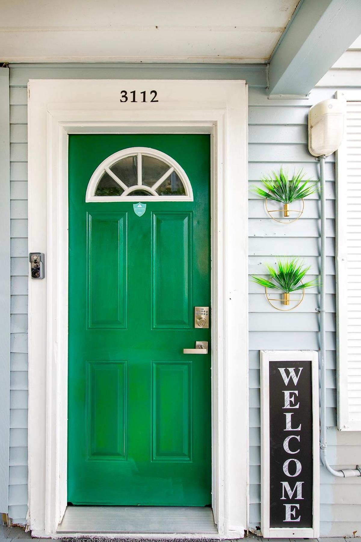 The Tremont Emerald - By Christmas Story House - Historic Charm & Modern Comfort Near Downtown With Parking, 300Mb Wifi & Self Check-In Cleveland Exteriör bild