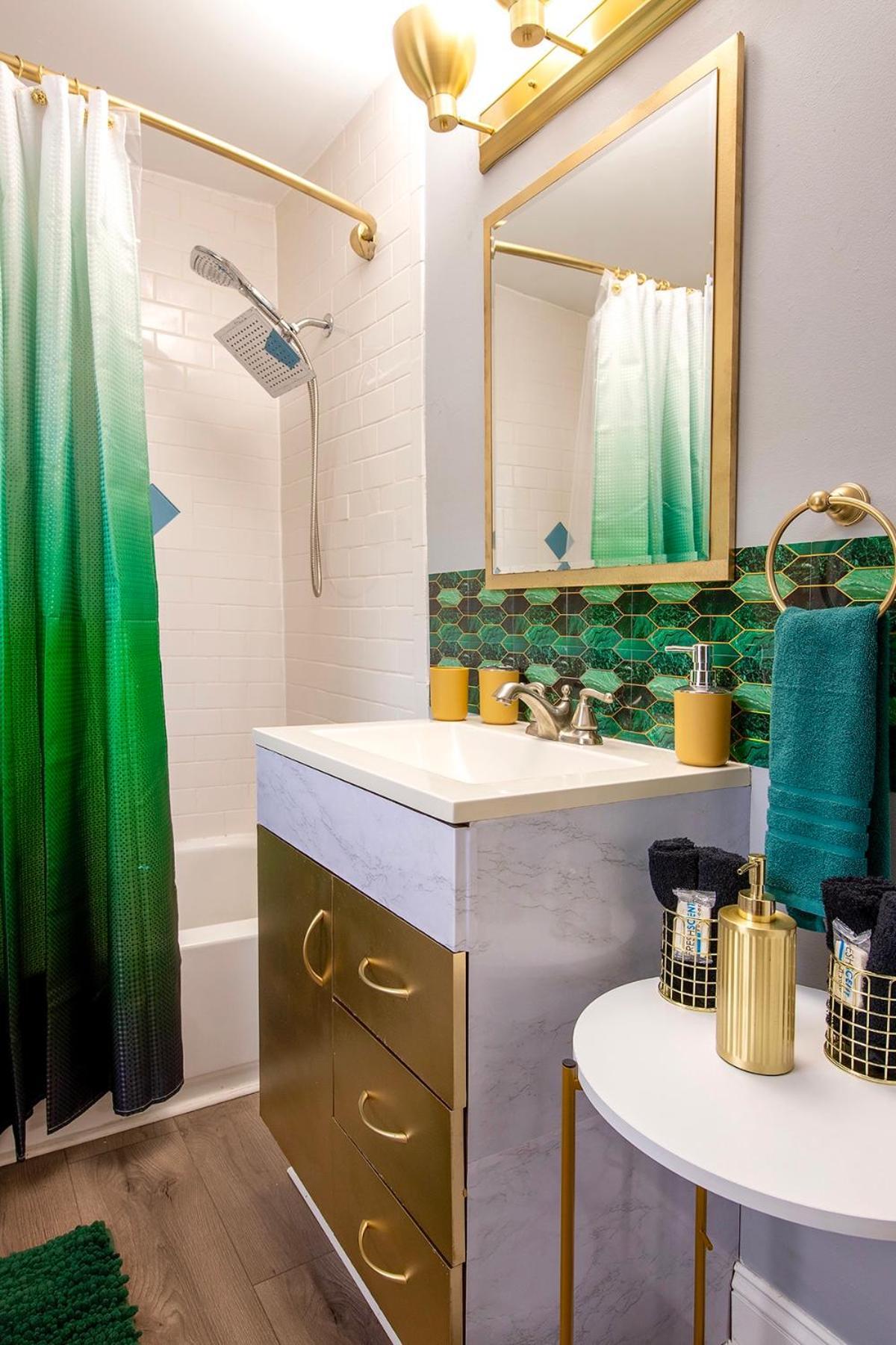 The Tremont Emerald - By Christmas Story House - Historic Charm & Modern Comfort Near Downtown With Parking, 300Mb Wifi & Self Check-In Cleveland Exteriör bild