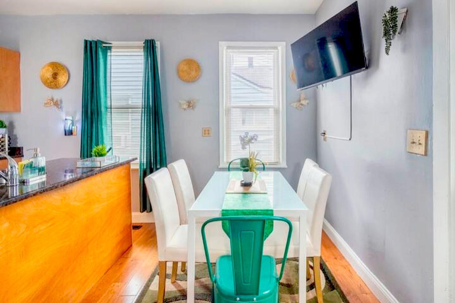 The Tremont Emerald - By Christmas Story House - Historic Charm & Modern Comfort Near Downtown With Parking, 300Mb Wifi & Self Check-In Cleveland Exteriör bild