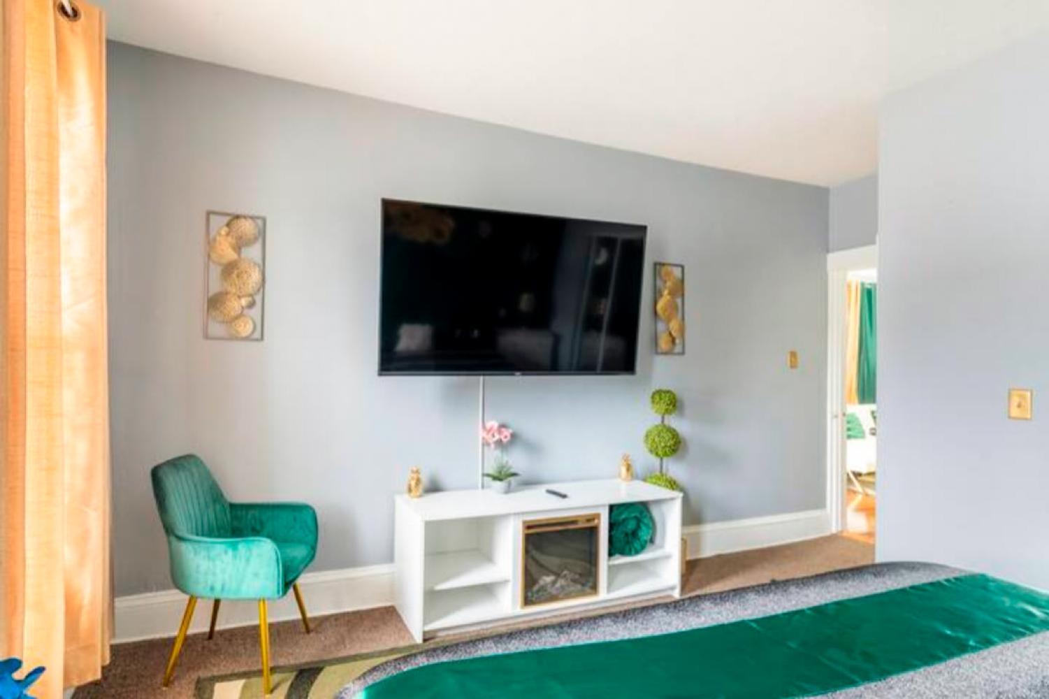 The Tremont Emerald - By Christmas Story House - Historic Charm & Modern Comfort Near Downtown With Parking, 300Mb Wifi & Self Check-In Cleveland Exteriör bild