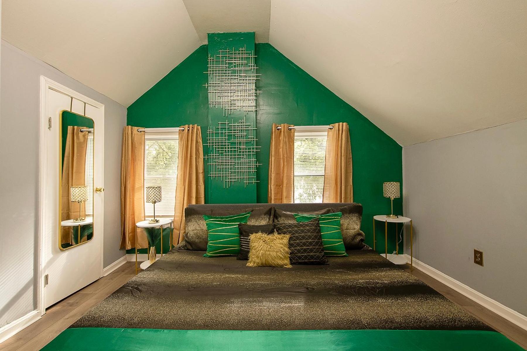 The Tremont Emerald - By Christmas Story House - Historic Charm & Modern Comfort Near Downtown With Parking, 300Mb Wifi & Self Check-In Cleveland Exteriör bild