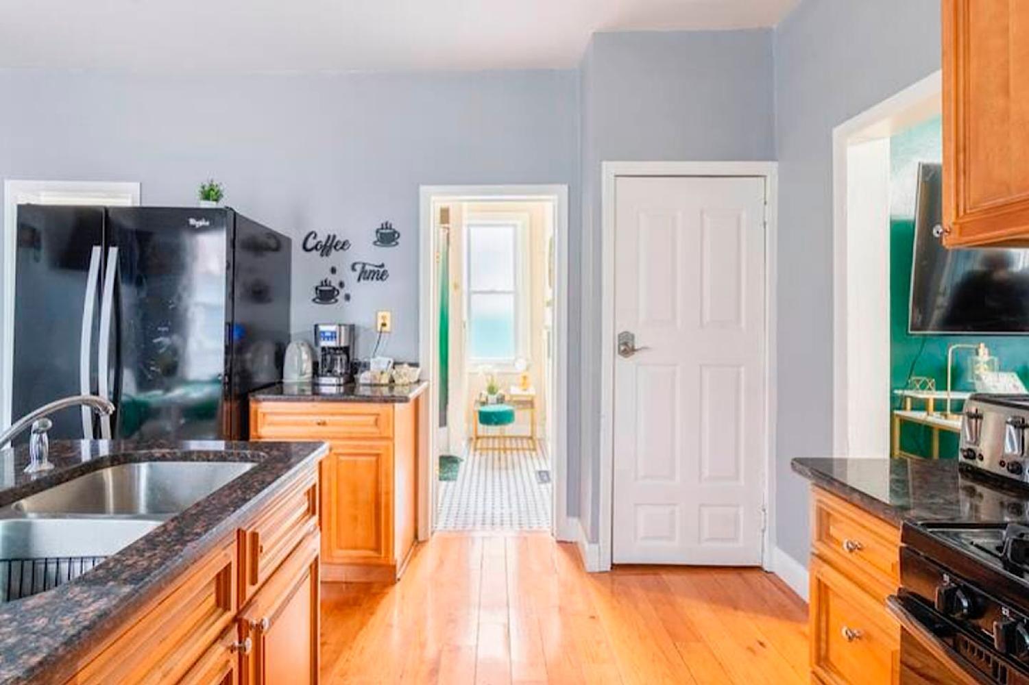 The Tremont Emerald - By Christmas Story House - Historic Charm & Modern Comfort Near Downtown With Parking, 300Mb Wifi & Self Check-In Cleveland Exteriör bild