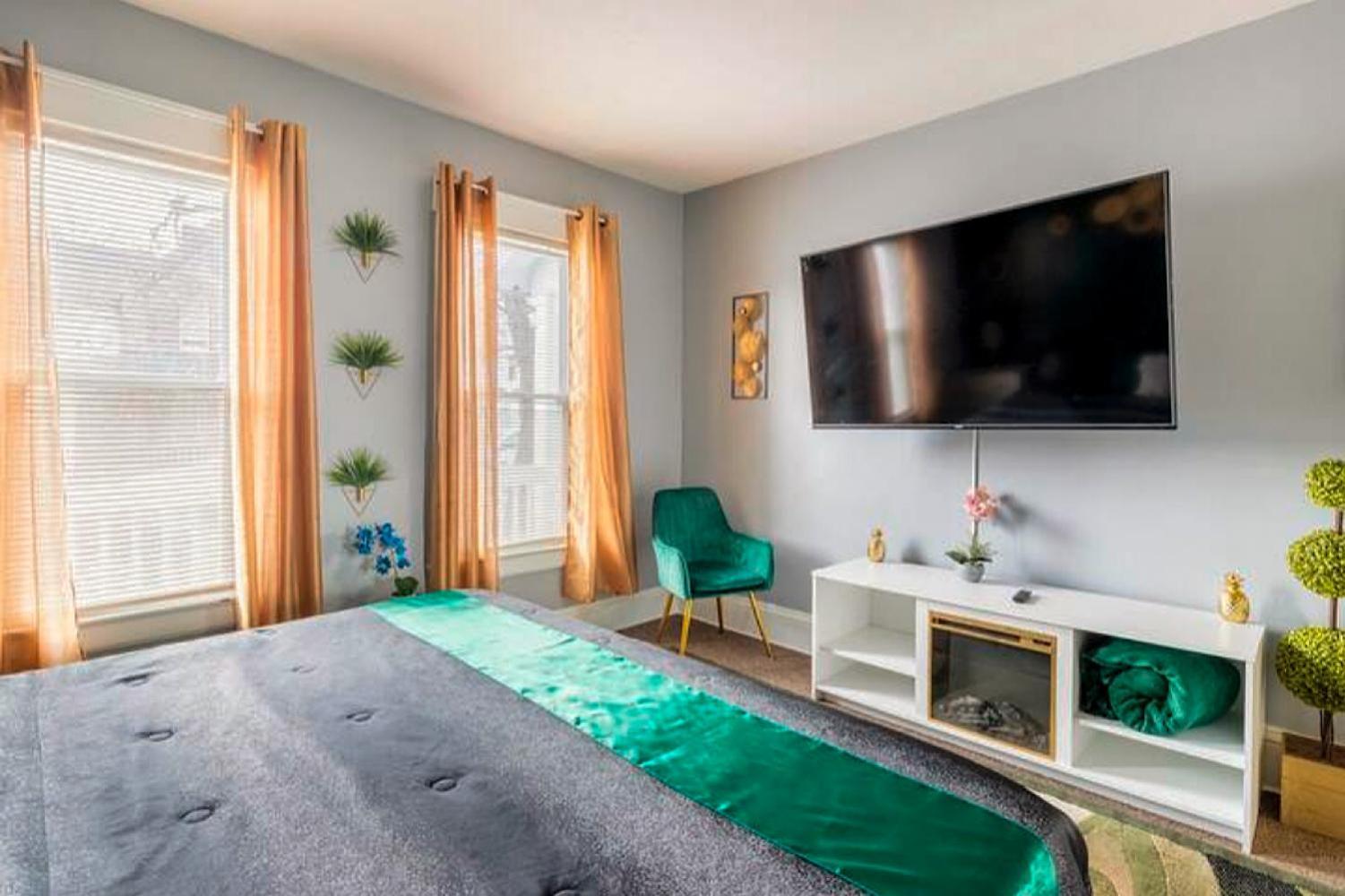 The Tremont Emerald - By Christmas Story House - Historic Charm & Modern Comfort Near Downtown With Parking, 300Mb Wifi & Self Check-In Cleveland Exteriör bild
