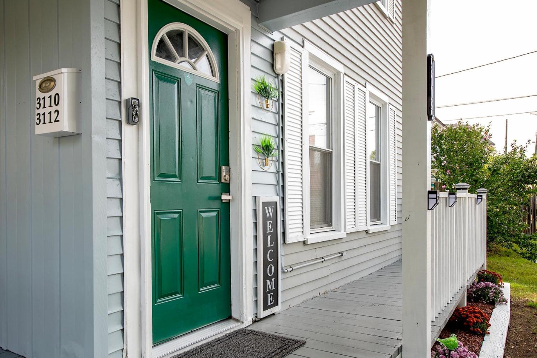 The Tremont Emerald - By Christmas Story House - Historic Charm & Modern Comfort Near Downtown With Parking, 300Mb Wifi & Self Check-In Cleveland Exteriör bild