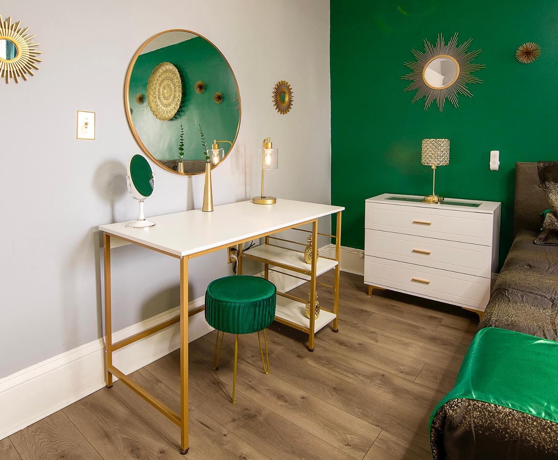 The Tremont Emerald - By Christmas Story House - Historic Charm & Modern Comfort Near Downtown With Parking, 300Mb Wifi & Self Check-In Cleveland Exteriör bild