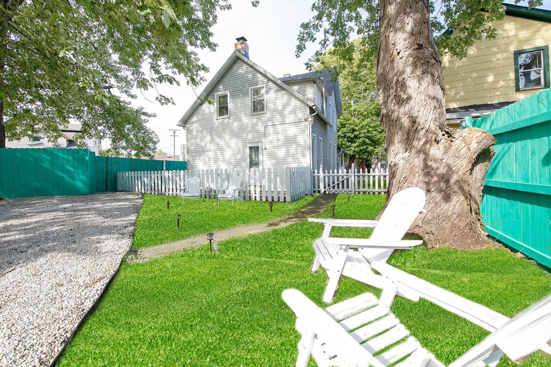 The Tremont Emerald - By Christmas Story House - Historic Charm & Modern Comfort Near Downtown With Parking, 300Mb Wifi & Self Check-In Cleveland Exteriör bild