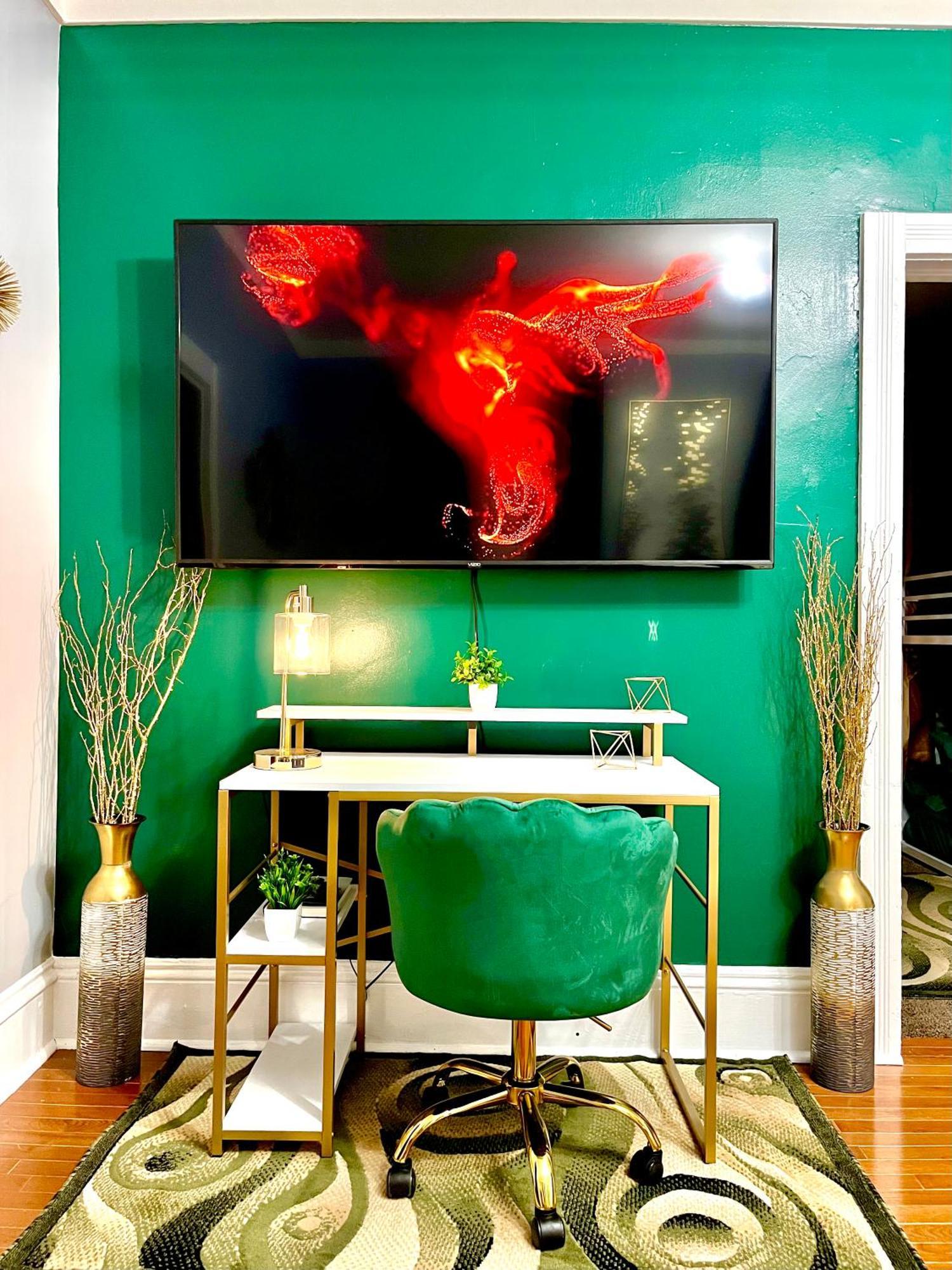 The Tremont Emerald - By Christmas Story House - Historic Charm & Modern Comfort Near Downtown With Parking, 300Mb Wifi & Self Check-In Cleveland Exteriör bild