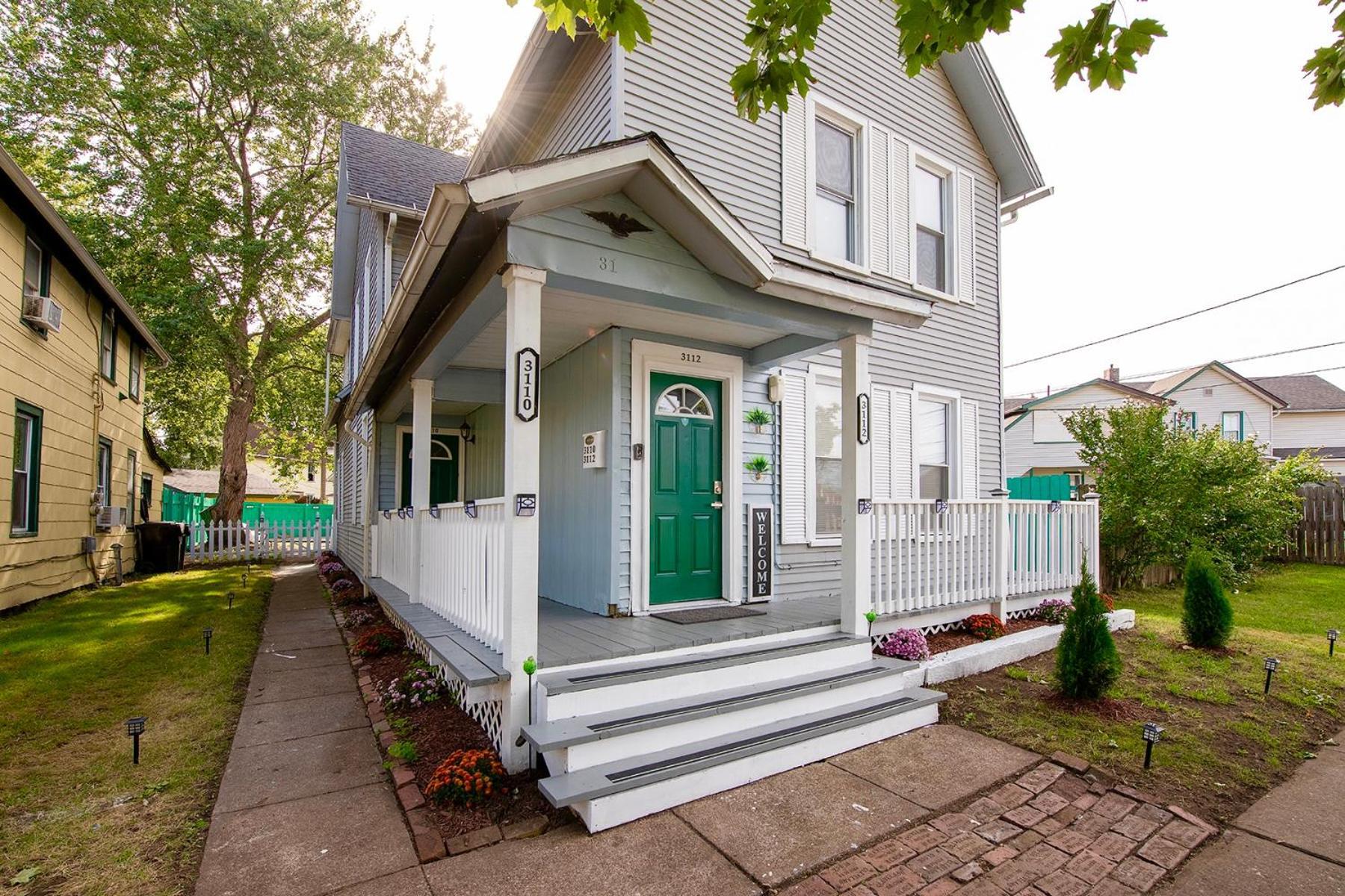 The Tremont Emerald - By Christmas Story House - Historic Charm & Modern Comfort Near Downtown With Parking, 300Mb Wifi & Self Check-In Cleveland Exteriör bild