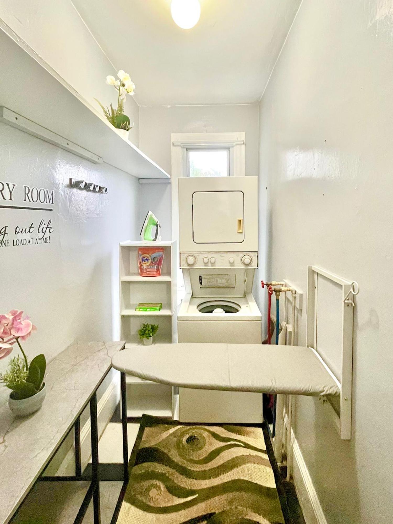 The Tremont Emerald - By Christmas Story House - Historic Charm & Modern Comfort Near Downtown With Parking, 300Mb Wifi & Self Check-In Cleveland Exteriör bild